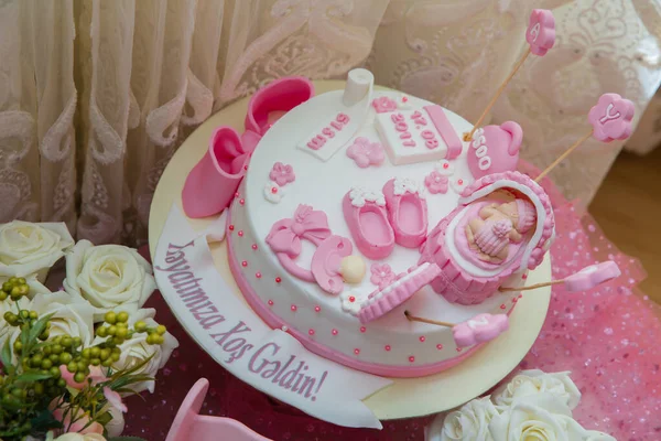 Bir Kız Bebek Partisi Pastası Bebek Için Pembe Beyaz Temalı — Stok fotoğraf