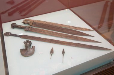 Azerbaycan Bakü 04.12.2020. Hançer Kılıcı Ok Başlı Tabarzin