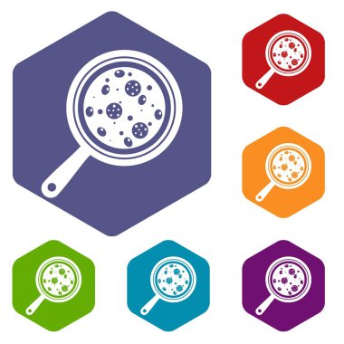 Kutsal kişilerin resmi üstünde tahta malzemelerle pizza altıgen ayarla