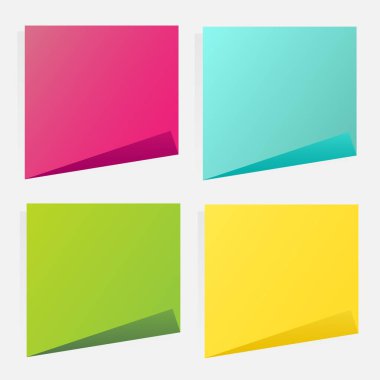  Not kağıtları itme, mesajınız için hazır ile farklı renkli sayfa topluluğu. Beyaz arka plan üzerinde izole. Önden Görünüm.  