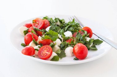 salata, domates, mozzarella ve rucola