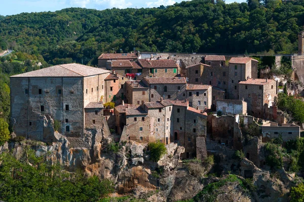 Bela vista panorâmica clássica da antiga cidade de Sorano no outono, província de Grosseto, sul da Toscana, Itália — Fotografia de Stock