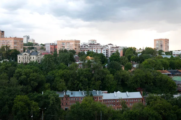 Вид на центр Нижнего Новгорода из Кремля. Нижний Новгород. Россия — стоковое фото