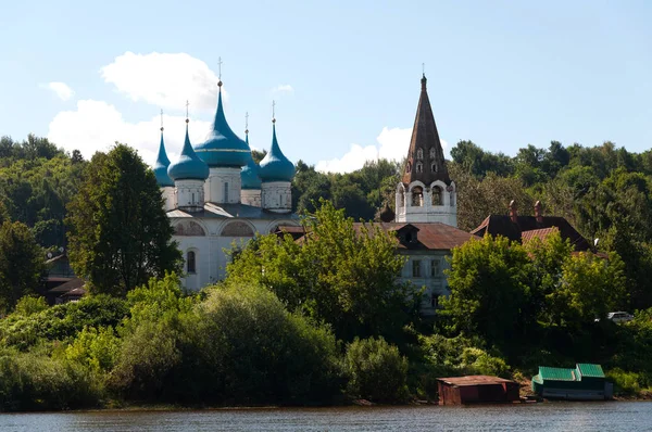 Prachtig panoramisch uitzicht van Gorochovets in de zomer. Rusland — Stockfoto