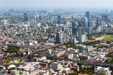 Bangkok, Tayland - 21 Nisan 2017: Güzel bir bahar sabahında Bangkok'un panoramik havadan görünümü. Bangkok,Tayland.