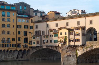 İtalya, Floransa 'daki Ponte Vecchio köprüsü.