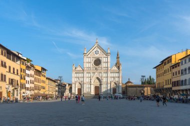 Venedik, İtalya - 18 Eylül 2019: Floransa, İtalya 'daki Bazilika di Santa Croce' un panoramik manzarası.