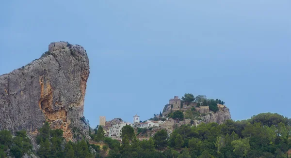 Rock i twierdzy. Guadalest. Alicante. Hiszpania. — Zdjęcie stockowe