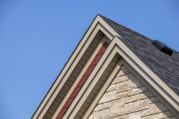 Close up van een fancy dak van een huis Stockfoto