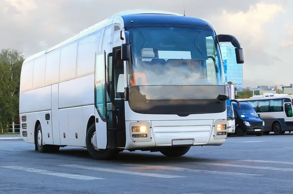 Turistbussar på parkering — Stockfoto