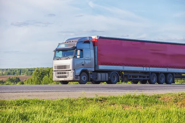 Lastbil transporter frakt — Stockfoto
