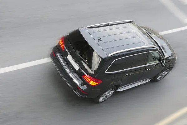 Car goes on highway — Stock Photo, Image