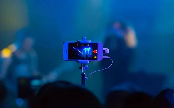 Smartphone video del concierto —  Fotos de Stock