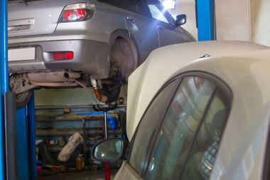 Araba onarım istasyonu iç