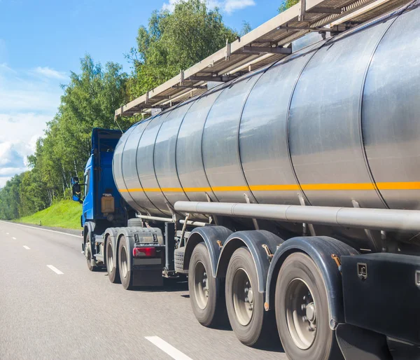 Gas-tank truck goes on highway — Stock Photo, Image