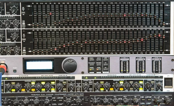 Console de mixage de musique électronique — Photo