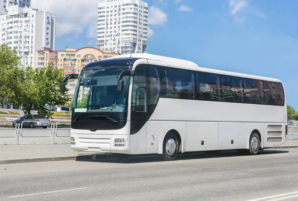 Autocarro turístico branco — Fotografia de Stock