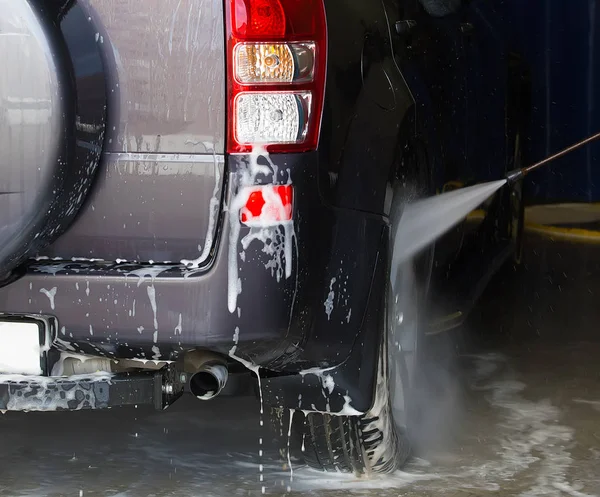 Car at car wash — Stock Photo, Image