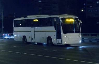 Geceleri otobüs taşır