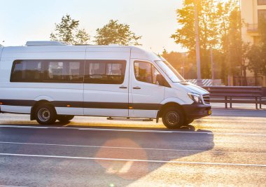  Minibus Şehir Caddesine Gidiyor
