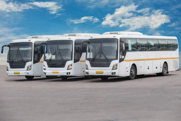 Toeristische bussen op de parkeerplaats — Stockfoto