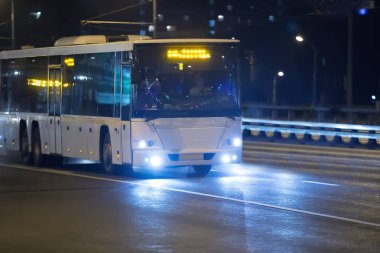 Geceleri otobüs taşır