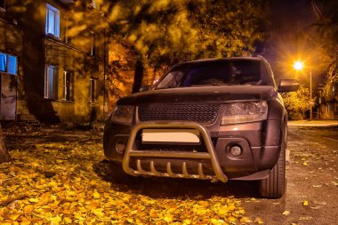 Binanın otoparkında bir gece geçirdim.