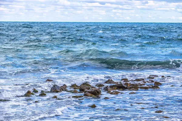 海洋景观上的波浪 — 图库照片