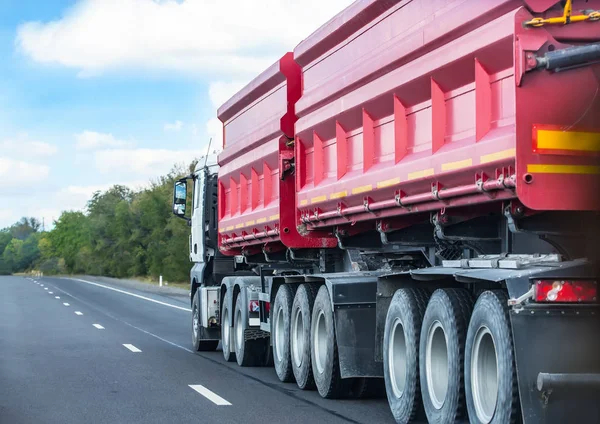Dump Truck goes on country highway — Stock Photo, Image