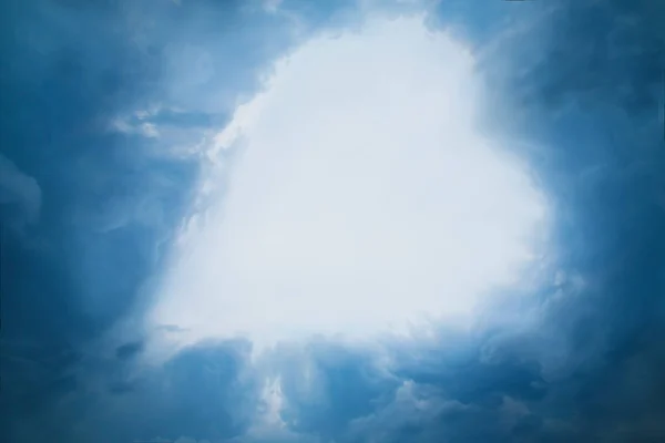 Bir Kalp Şeklinde Gökyüzünde Bulut — Stok fotoğraf