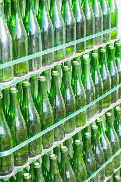 Una Fila Botellas Vino Vacías —  Fotos de Stock