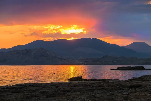 Mountains on the sea coast — Stock Photo, Image