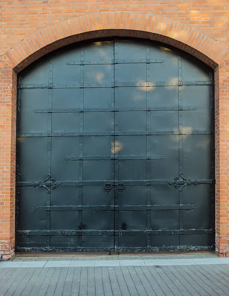Puerta de metal forjado vintage —  Fotos de Stock