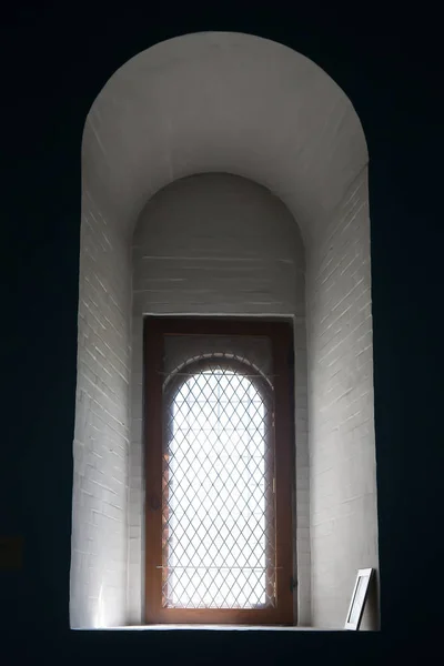 Ancient arched window — Stock Photo, Image