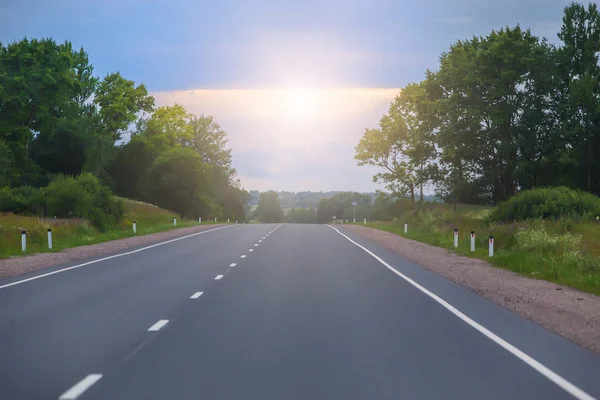 Tramonto sulla strada statale — Foto Stock