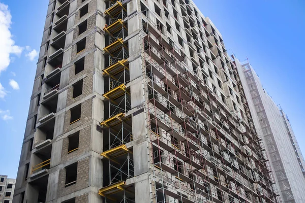 Bouw van een gebouw met meerdere verdiepingen — Stockfoto