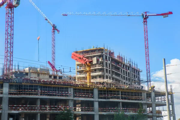 Construcción de edificios de varios pisos — Foto de Stock