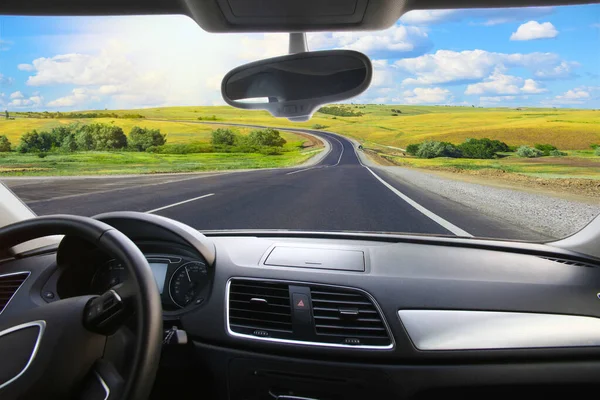 Vista Pára Brisas Carro Que Conduz Longo Uma Estrada Pôr — Fotografia de Stock