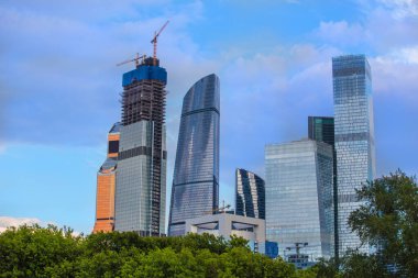 Moskova iş merkezinin yüksek binaları.