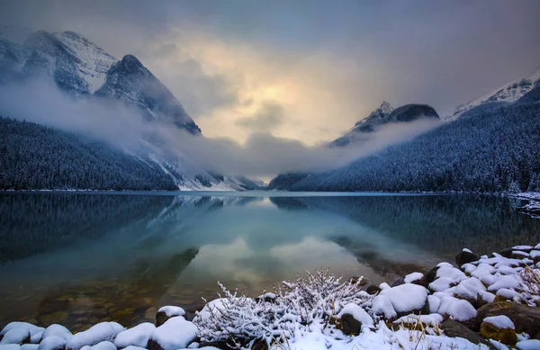 The majetic scenery of the canadian rockies — Stock Photo, Image