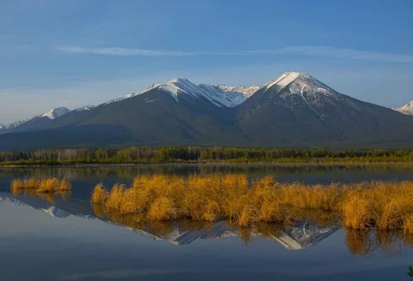 The majetic scenery of the canadian rockies — Stock Photo, Image