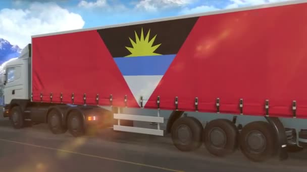 Σημαία Αντίγκουα Και Μπαρμπούντα Στην Πλευρά Ενός Μεγάλου Φορτηγού Που — Αρχείο Βίντεο