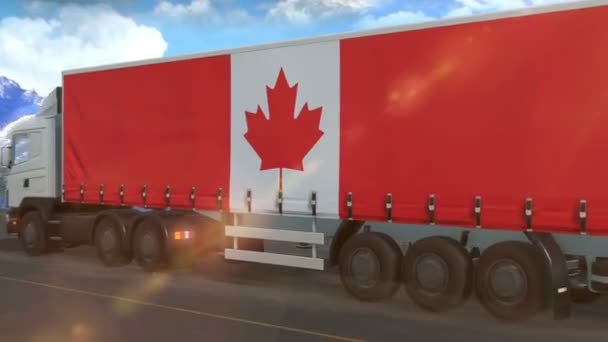 Canada Vlag Afgebeeld Zijkant Van Een Grote Vrachtwagen Rijden Een — Stockvideo