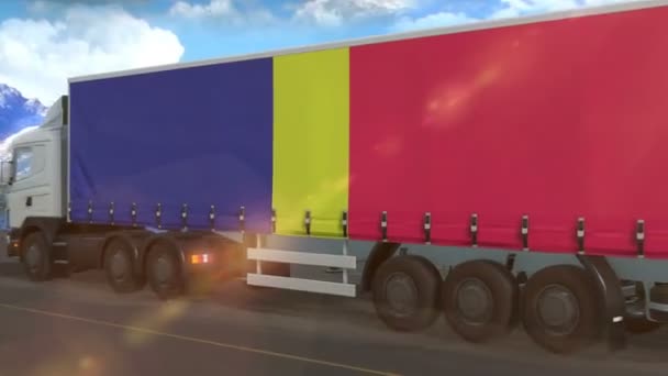 Tsjaad Vlag Weergegeven Zijkant Van Een Grote Vrachtwagen Rijden Een — Stockvideo