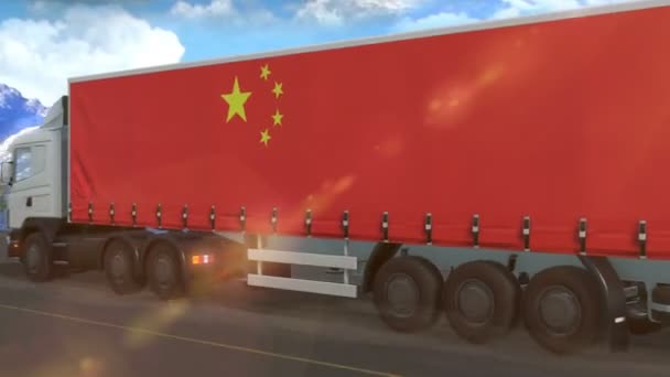 Σημαία Της Κίνας Που Φαίνεται Στην Πλευρά Ενός Μεγάλου Φορτηγού — Αρχείο Βίντεο