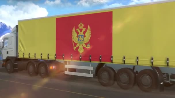 Montenegro Flagge Auf Der Seite Eines Großen Lastwagens Der Auf — Stockvideo