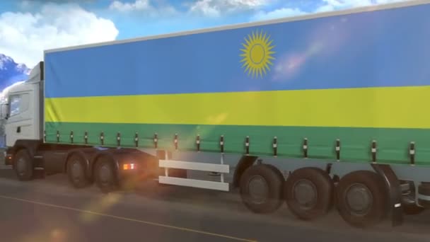Σημαία Ρουάντα Απεικονίζεται Στην Πλευρά Ενός Μεγάλου Φορτηγού Οδήγηση Αυτοκινητόδρομο — Αρχείο Βίντεο