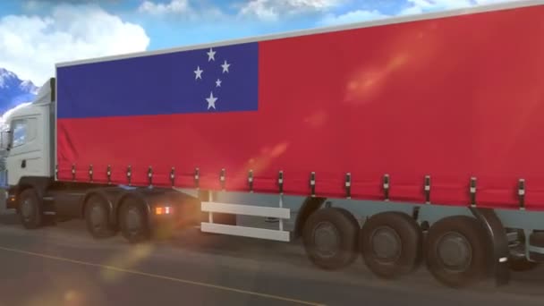 Bandera Samoa Mostrada Lado Camión Grande Conduciendo Una Carretera — Vídeo de stock