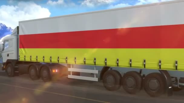 Zuid Ossetië Vlag Weergegeven Zijkant Van Een Grote Vrachtwagen Rijden — Stockvideo