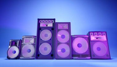 Mor ışıklandırmada mavi arkaplan üzerinde mavi hoparlör sistemi, 3d illüstrasyon